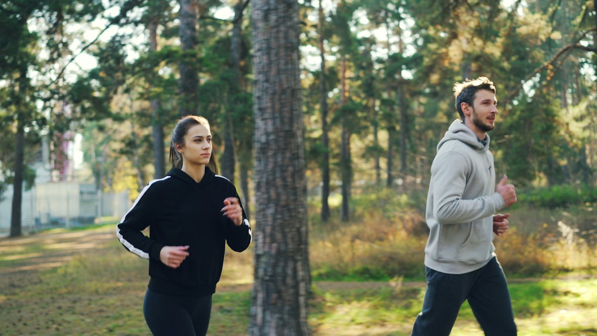 Femme pratiquant une activité physique saine